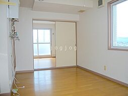 プルーデンス西岡 401 4階1LDKのリビング/ダイニング