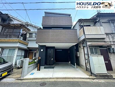 外観:駐車場付きの3階建て住宅です! 外観:駐車場付きの3階建て住宅です!