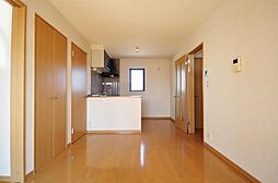 ファミーユ　シャトー　B 1階1LDKのリビング/ダイニング