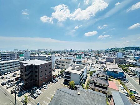 10階部分につき開放感のある眺望。日常にちょっとした特別感をプラスしてくれます。