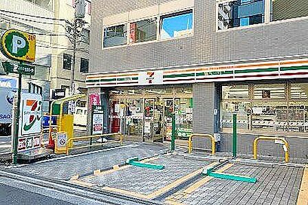 セブンイレブン東池袋3丁目南店 徒歩3分。 200m