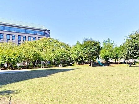 足立区立千住大橋さくら公園 徒歩16分。 1270m