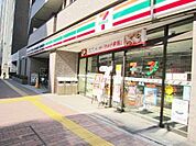 セブンイレブン文京小石川4丁目店 徒歩6分。 440m