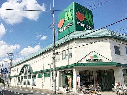 マルエツ西新井店 徒歩7分。 520m