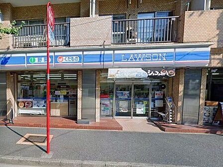 ローソン新宿山吹町店 徒歩2分。 130m