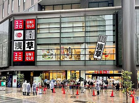 ユニクロ浅草店 徒歩20分。 1600m