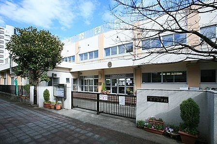 葛飾区立青戸小学校 徒歩15分。 1180m