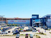 イオン高岡南店 徒歩2分。 140m