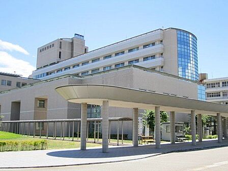 高岡市民病院 徒歩18分。 1300m