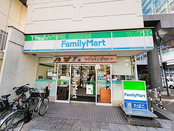 ファミリーマー...