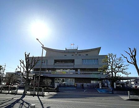 箕面市役所 550m