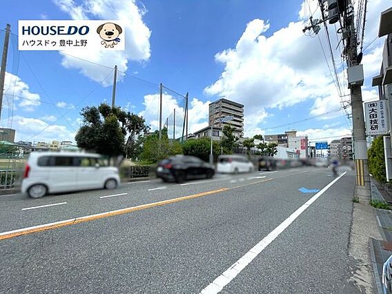 前面道路含む現...