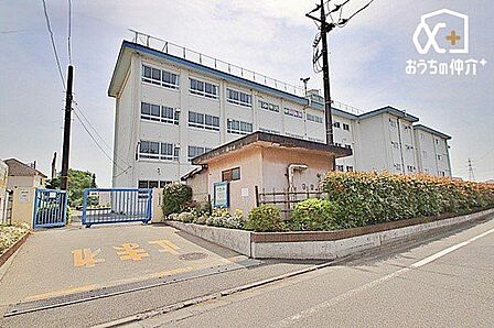 小平市立小平第六中学校 徒歩17分。小平第六中学校は令和3年度「創立50周年」 1360m