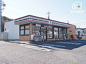 セブンイレブン入間仏子店 徒歩11分。【セブンイレブン入間仏子西店】　営業時間 24時間営業　軽食や飲み物をはじめ、売店で扱うさまざまな商品を用意。 870m