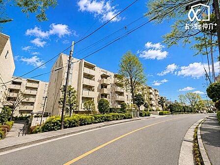 始発のバス停がマンションの目の前です