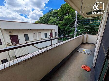 雨の日でも安心の屋根のあるバルコニー