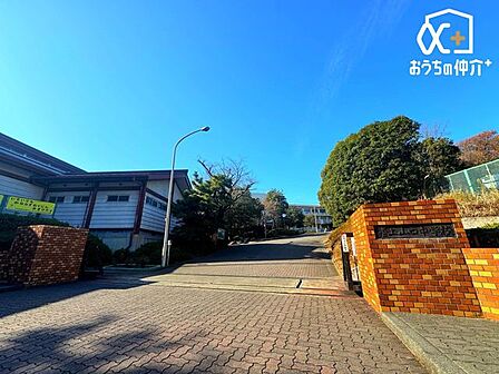 所沢市立上山口中学校 徒歩7分。西武狭山線下山口駅近くの広々とした敷地がある中学校でございます。周辺からの評判も良いです! 490m