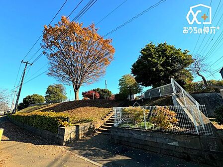 海谷公園 徒歩15分。道路から見えないプライバシーの尊重された公園 1160m