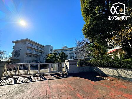 所沢市立北野中学校 徒歩22分。西武池袋線「小手指駅」近くの自然に囲まれた広々とした敷地がある中学校でございます。周辺からの評判も良いです! 1720m