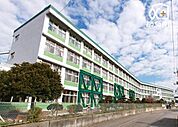 飯能市立加治中学校 徒歩22分。お子様も安心して通えます。 1760m