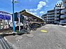 その他：敷地内駐輪スペースの様子です。雨から自転車を守ってくれる屋根付きの駐輪スペースです。