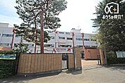 新座市立新座中学校 徒歩21分。市内の中学校で最も伝統あふれる新座中学校！ 平林寺や野火止用水、緑の雑木林に囲まれた風情あふれる新座中学校！！！ 1640m