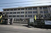 小学校「岡山市立岡南小学校まで2344ｍ」
