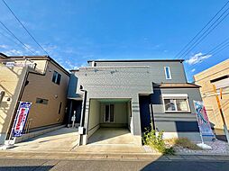 電動シャッター付のビルトインガレージ付!