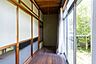 室内：広縁、明るい