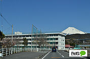 中学校「富士市立須津中学校まで898m」