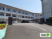 中学校「富士宮市立富士根南中学校まで2204m」