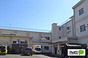 小学校「富士市立須津小学校まで996m」
