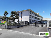 小学校「富士市立富士中央小学校まで557m」