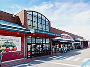 マルヨシセンター伊予店 850m