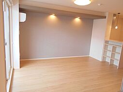 シャスティア 2階1LDKのリビング/ダイニング