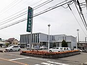 伊予銀行森松支店 900m