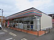 セブンイレブン束本1丁目店 450m