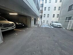 27 / 32