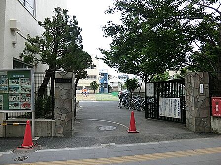 小学校 400m 荒川区立赤土小学校