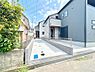 外観：前面道路はきちんと整備されています  