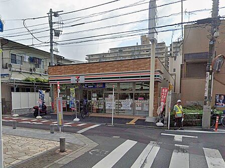 コンビニ 300m セブン-イレブン 荒川西尾久8丁目店