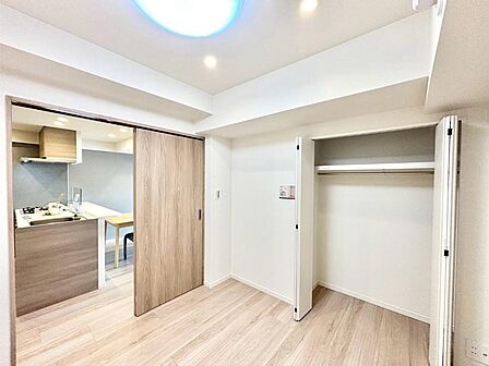 内装「無料オンライン相談」受付中!リビングと隣接している居室です