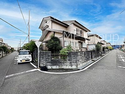 外観：たっぷりの陽光と開放感に包まれる明るい住まい  