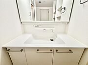 ハンドシャワー付き！使いやすい洗面台。