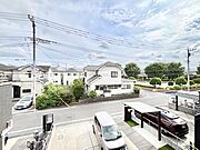 バルコニーからの眺望です。心地よい風が感じられそうですね！