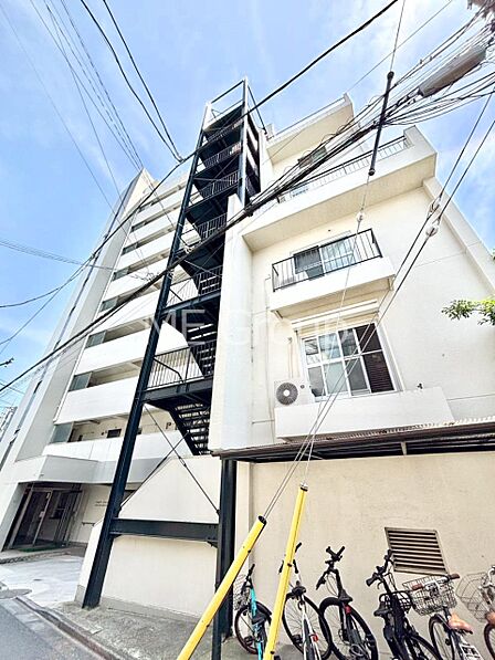 生活に便利な地に伸びやかな家族の生活風景を描く住まい