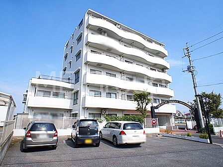 上質感あふれる外観デザインで魅力の住まいを実現