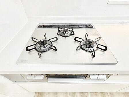 毎日のお料理に大活躍!3口コンロ・グリル付きのビルトインコンロ。