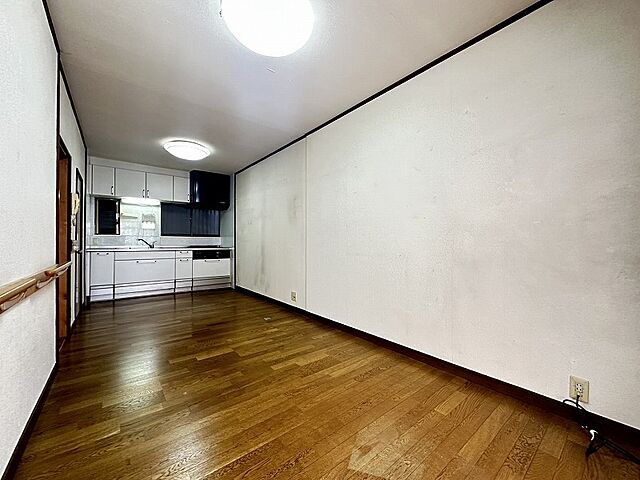 リビング/ダイニング 東大阪市岩田町5丁目17-22