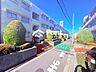外観：ずっと太陽を感じることができるのは、周辺に視界を遮る高い建物が無いから。彼方に広がる風景が絵画のように広がります。爽やかな風に吹かれていつでもリラックスできそう。
